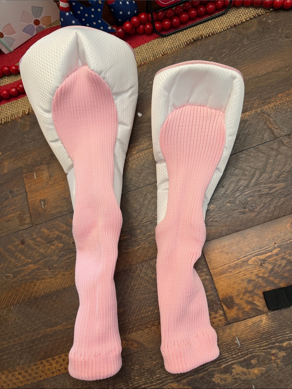 Set of 2 pink and white golf head covers clubs, driver, hybrid 1 & 3 NWOT - Picture 2 of 6